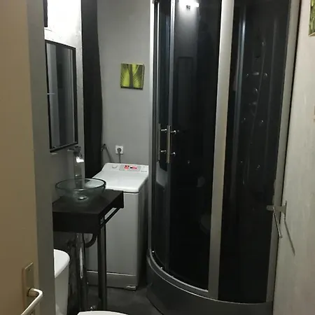 Beau T2 Au Calme Et Au Centre De